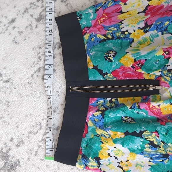 Floral Skirt | size M - Picture 4 of 7